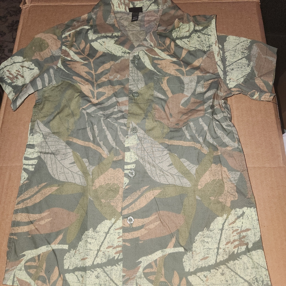 Art Class Green and Brown Leaf Pattern Shirt